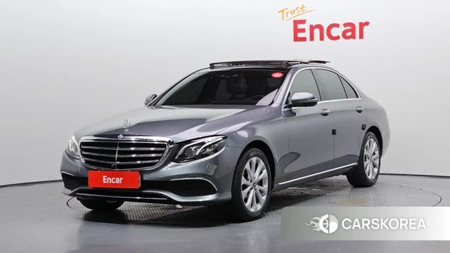 Mercedes-Benz E-Class W213 2019 Серый из Кореи