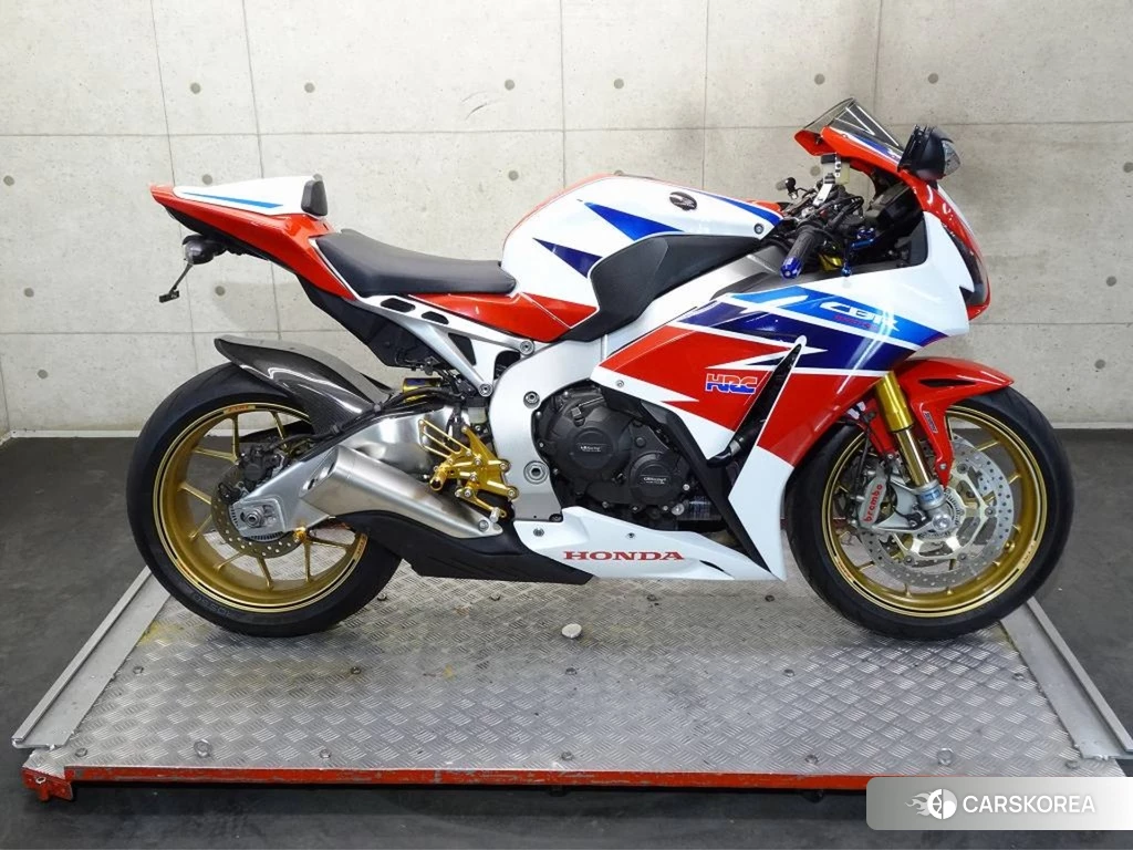 Проданный Honda CBR1000RR SE 2015 из Японии