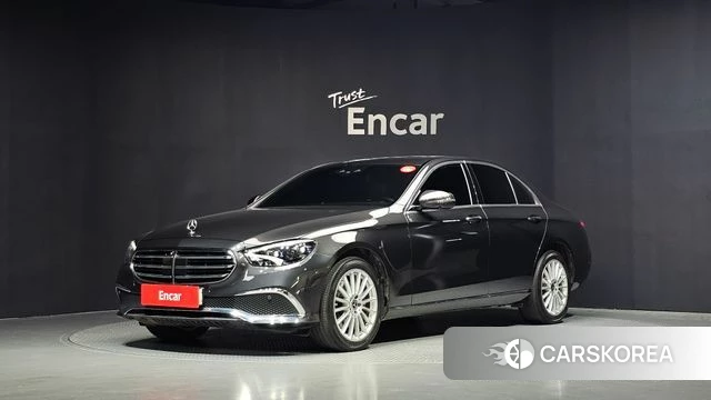 Mercedes-Benz E-Class W213 2023 Серый из Кореи