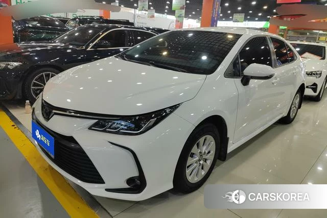 Toyota Corolla 2021 Белый из Китая