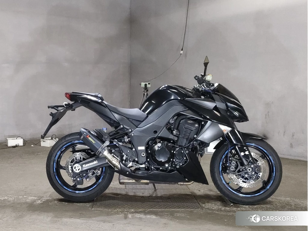 Проданный Kawasaki Z1000 2011 из Японии