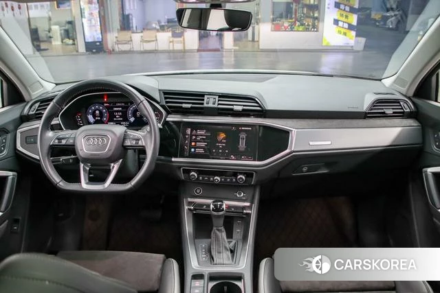 Audi Q3 2022 Белый из Китая