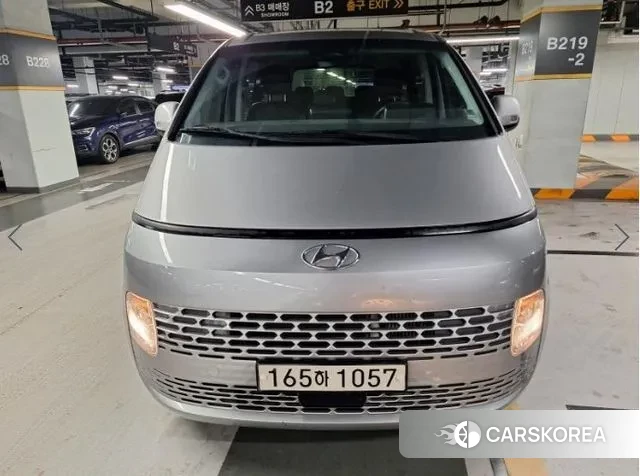 Hyundai Staria 2021 Серебряный из Кореи