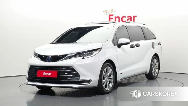 Toyota Sienna 4th Generation 2022 Белый из Кореи