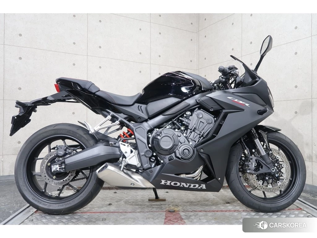 Проданный Honda CBR650R 2023 из Японии