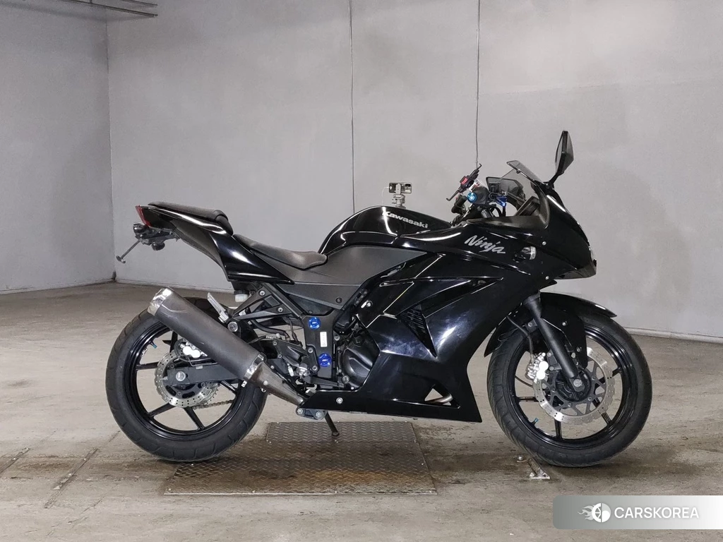 Проданный Kawasaki NINJA 250R id 4150299 из Японии