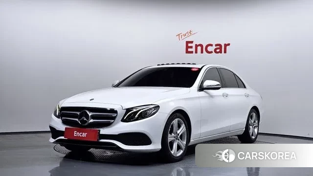 Mercedes-Benz E-Class W213 2018 Белый из Кореи