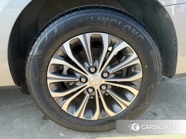 Buick GL8 2021 Темно-серый из Китая