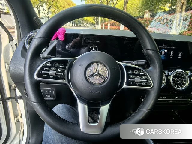 Mercedes-Benz GLA 2023 Белый из Китая