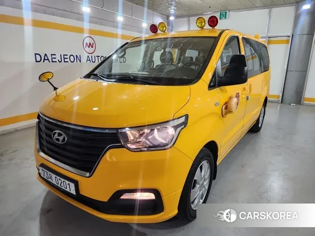 Hyundai The New Grand Starex 2019 Желтый из Кореи