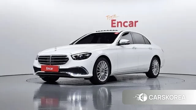 Mercedes-Benz E-Class W213 2022 Белый из Кореи