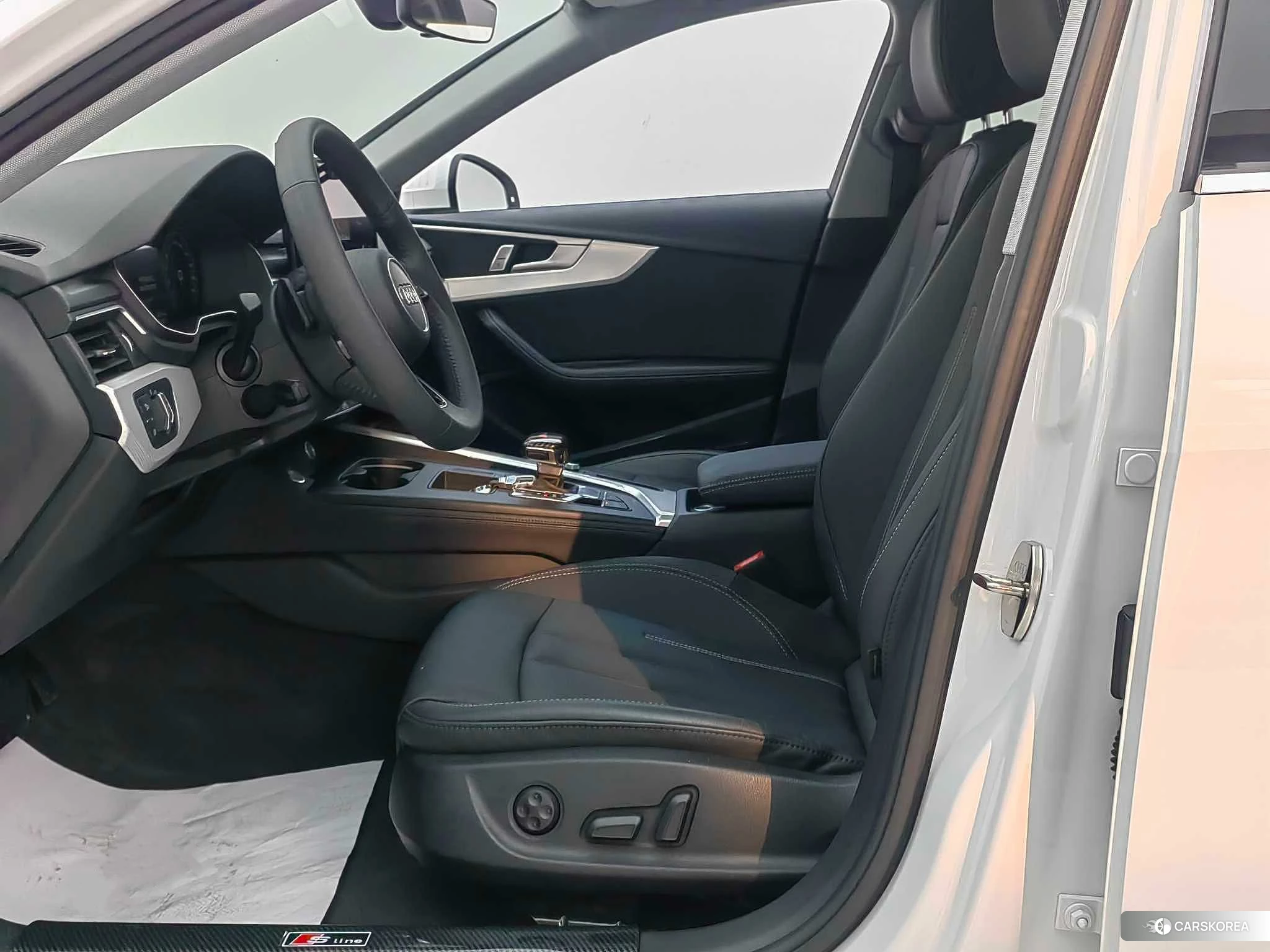 Audi A4L 2020 Белый из Китая