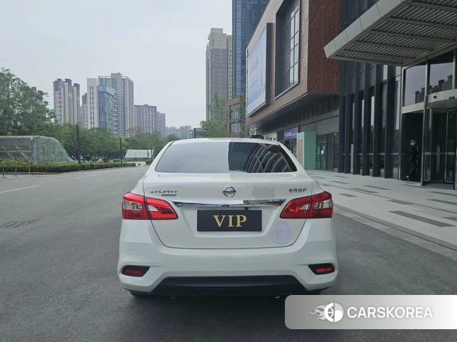 Nissan Xuan Yi 2022 Белый из Китая