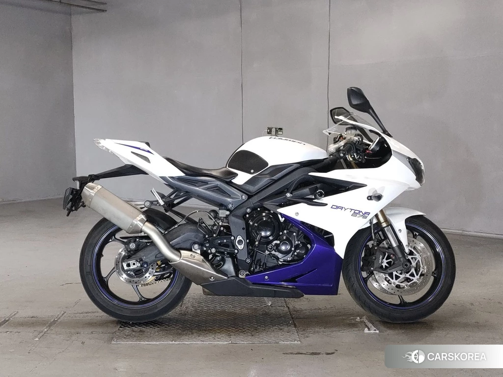 Проданный Triumph DAYTONA 675 2014 из Японии