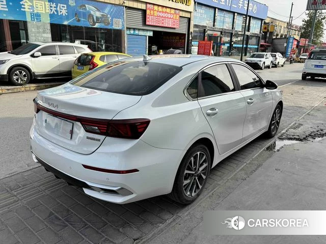 Kia K3 2023 Белый из Китая