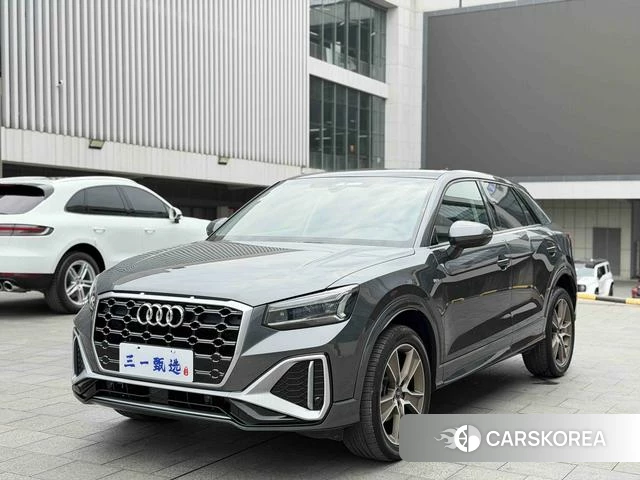 Audi Q2L 2022 Темно-серый из Китая