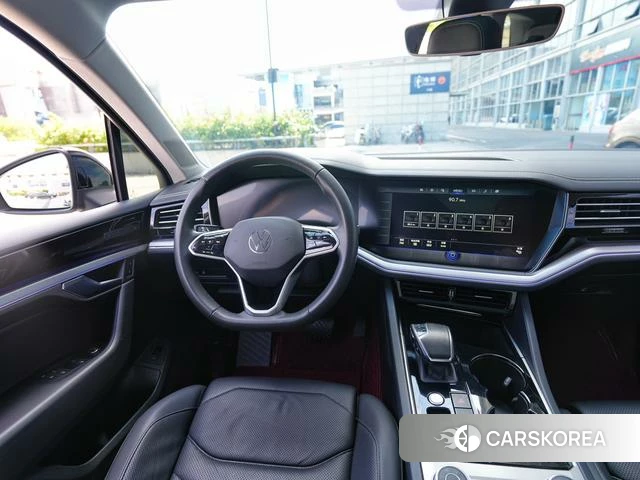 Volkswagen Touareg 2023 Черный из Китая