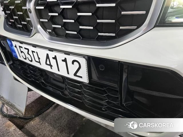 BMW 3 Series (G20) 2023 Белый из Кореи