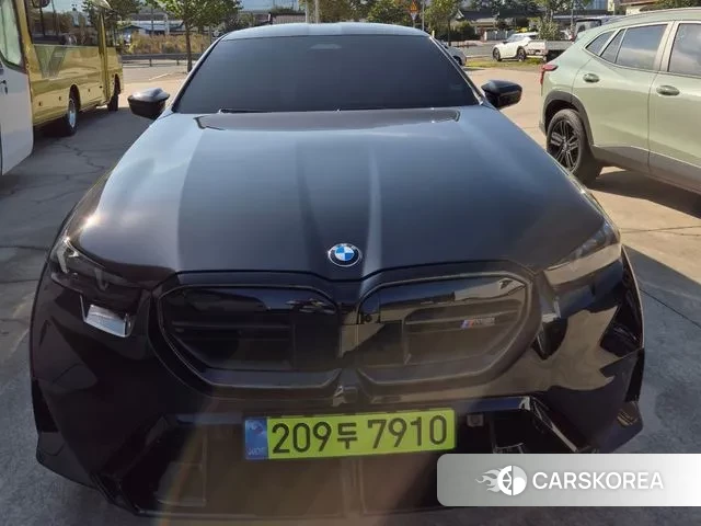 BMW M5 (G90) 2025 Черный из Кореи