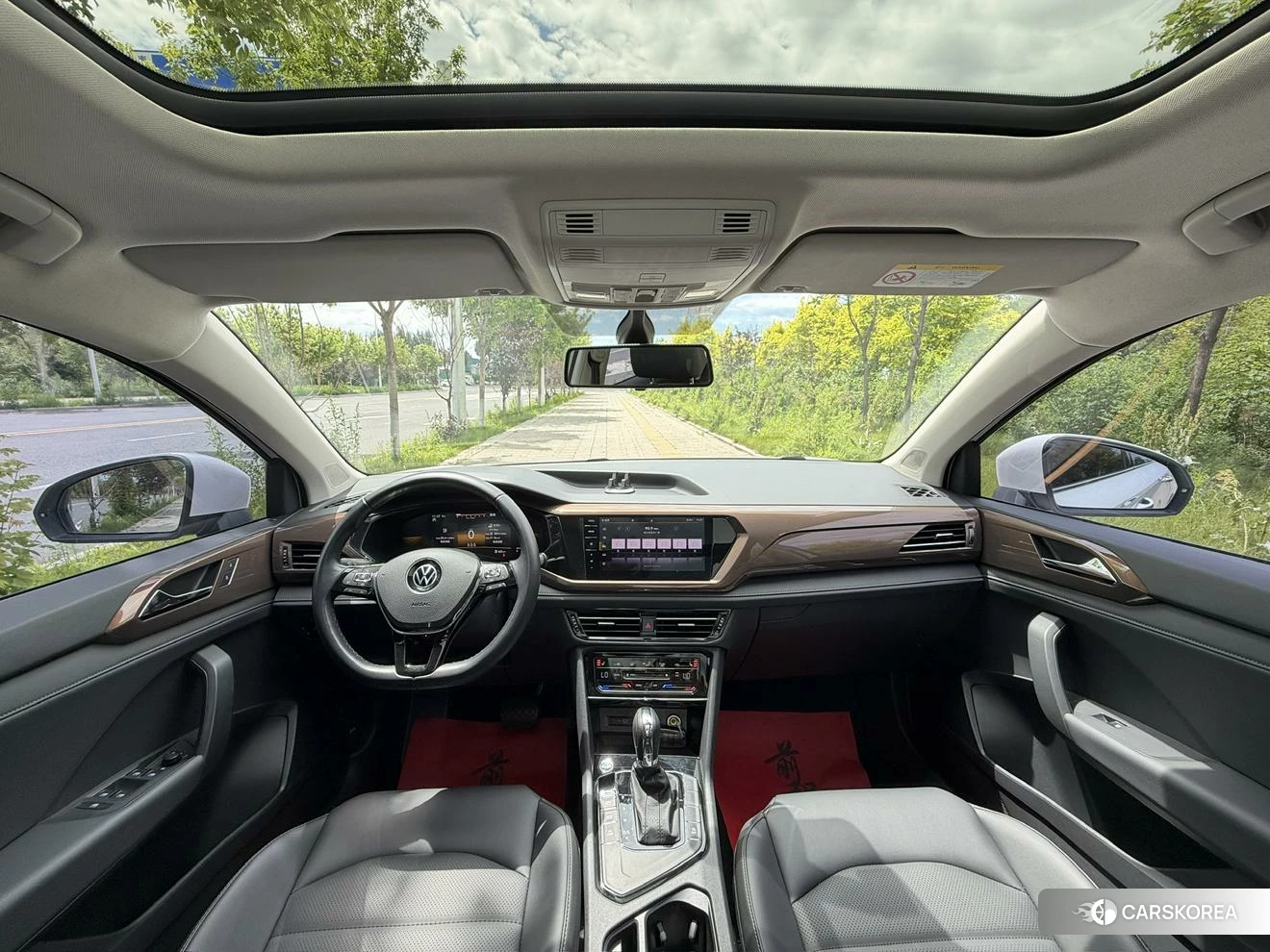 Volkswagen Tharu 2022 Белый из Китая