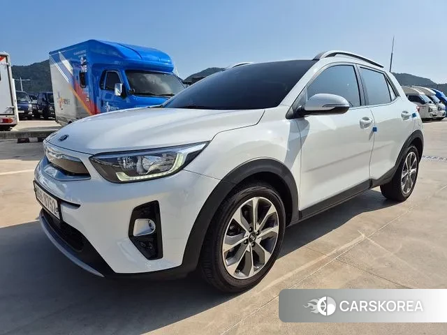 Kia Stonic 2019 Белый из Кореи