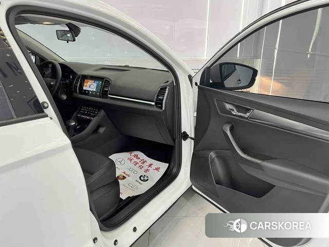 Skoda Krok 2022 Белый из Китая