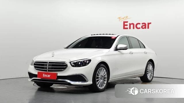 Mercedes-Benz E-Class W213 2023 Белый из Кореи