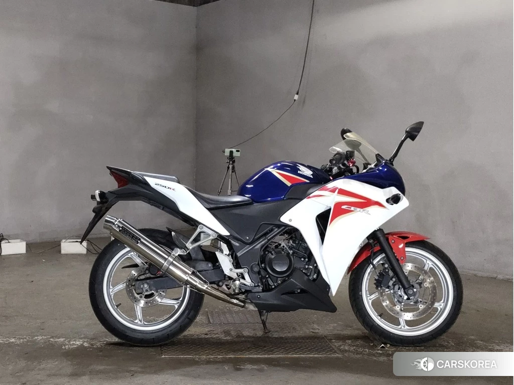 Проданный Honda CBR250R 2011 из Японии, фото 2