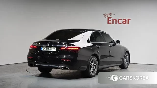 Mercedes-Benz E-Class W213 2022 Черный из Кореи