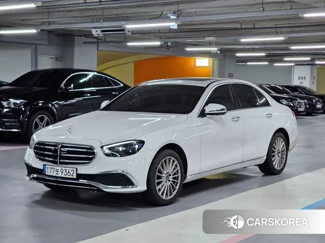 Mercedes-Benz E-Class W213 2022 Белый из Кореи