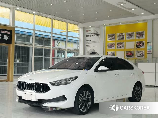 Kia K3 2023 Белый из Китая