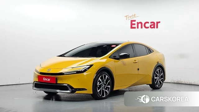 Toyota Prius 5th Generation 2023 Желтый из Кореи