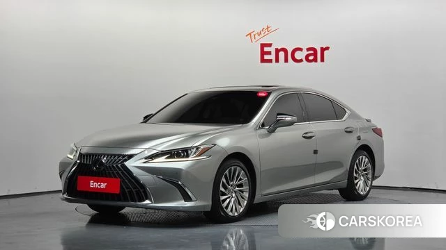 Lexus ES300h 7th generation 2022 Серебристо-серый из Кореи