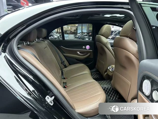 Mercedes-Benz E-class (imported) 2022 Черный из Китая