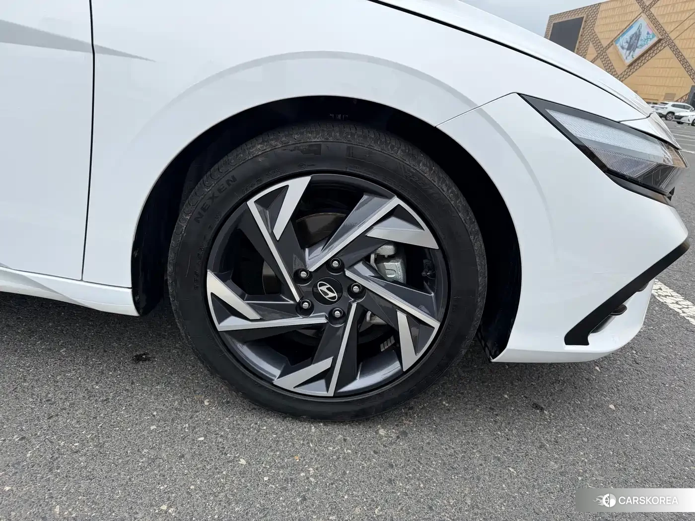 Hyundai Elantra 2023 Белый из Китая