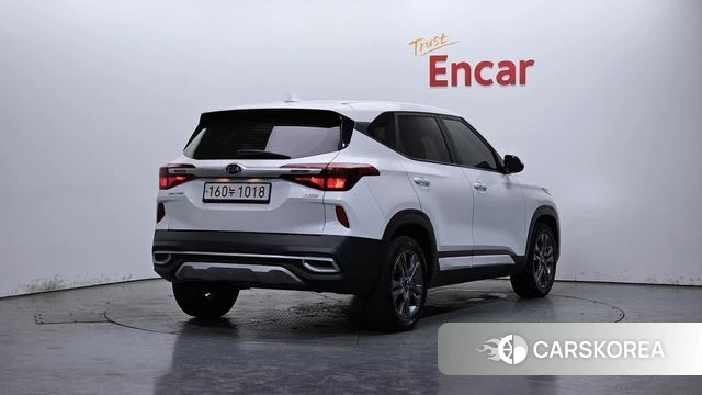 Kia Seltos 2021 Белый из Кореи