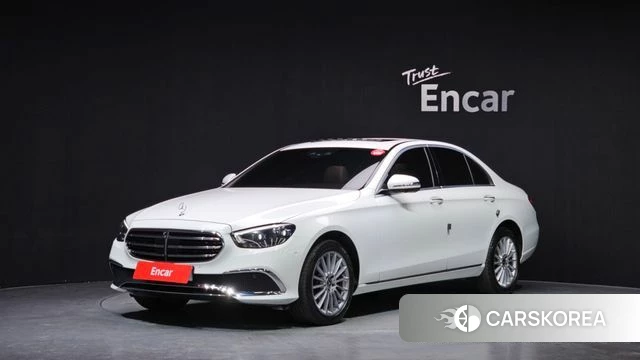 Mercedes-Benz E-Class W213 2021 Белый из Кореи