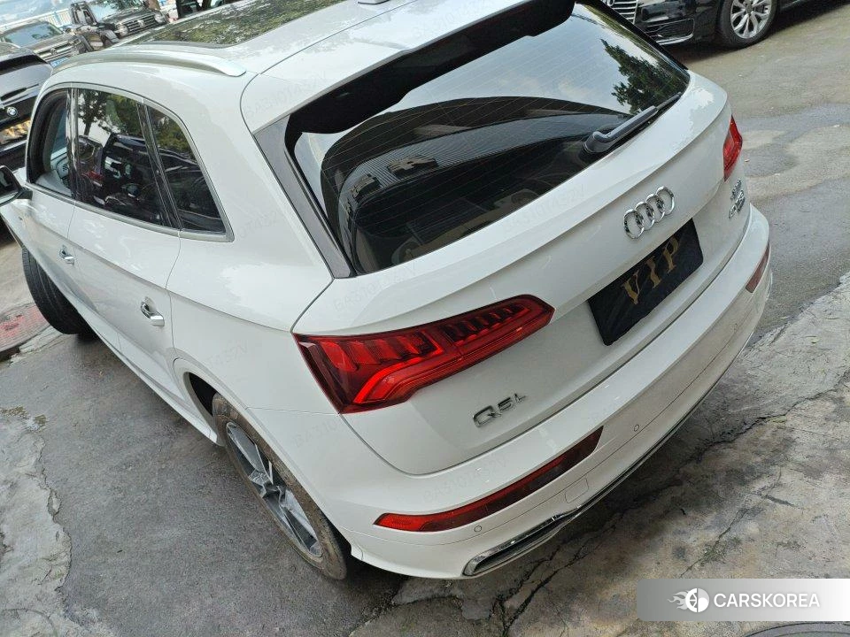 Audi Q5L 2020 Белый из Китая
