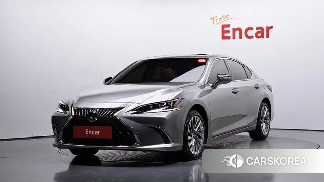 Lexus ES300h 7th generation 2024 Серый из Кореи