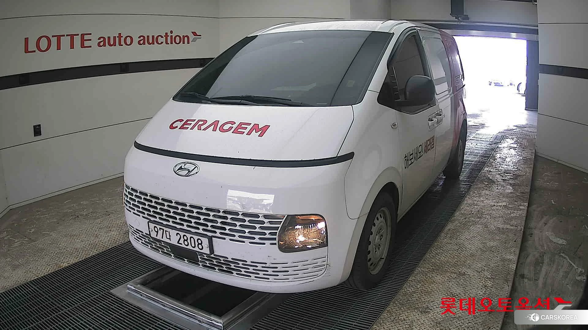 Hyundai Staria 2022 Белый из Кореи