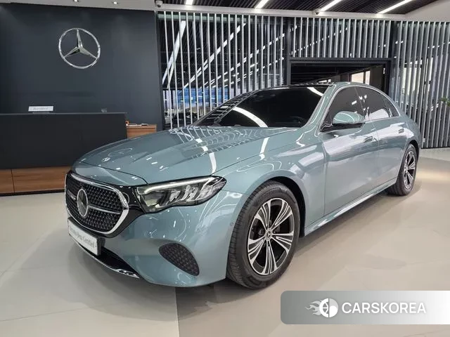 Mercedes-Benz E-Class W214 2024 Синий нефрит из Кореи