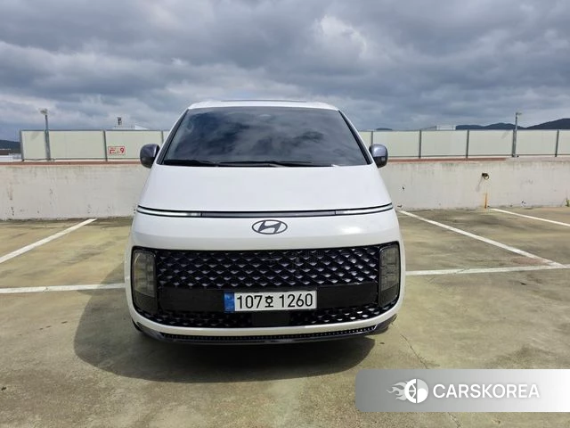 Hyundai Staria 2025 Белый из Кореи
