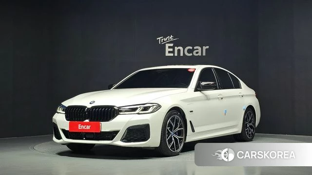 BMW 5 Series (G30) 2023 Белый из Кореи
