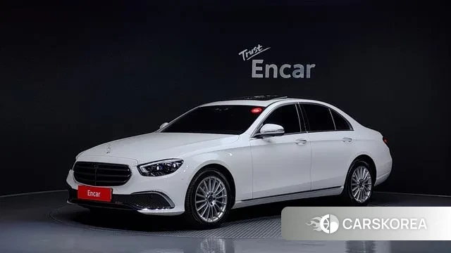 Mercedes-Benz E-Class W213 2023 Белый из Кореи