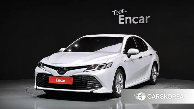Toyota Camry (XV70) 2019 Белый из Кореи