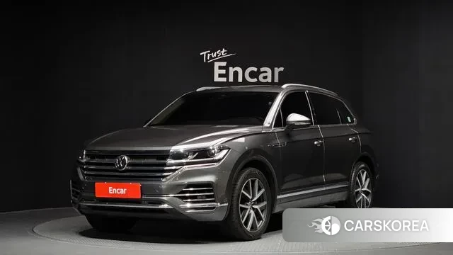 Volkswagen Touareg 3rd generation 2020 Серый из Кореи