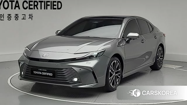 Toyota Camry (XV80) 2025 Серебристо-серый из Кореи