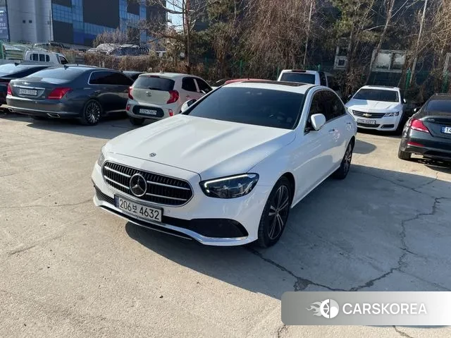 Mercedes-Benz E-Class W213 2020 Белый из Кореи