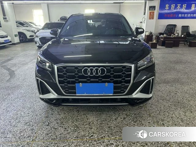 Audi Q2L 2022 Черный из Китая
