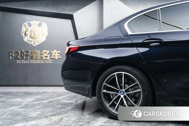 BMW 5 series PHEV 2023 Синий из Китая